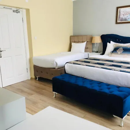 Otel La 3*