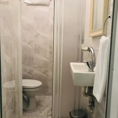La Otel 3*